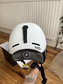 Kids white brand new Oakley ski/snowboard helmet
