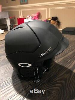 Oakley MOD 5 MIPS matte black medium ski snowboard helmet