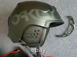 Oakley MOD 5 Ski Helmet and Oakley Flight Deck XM Goggles