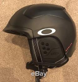 Oakley MOD5 Helmet Matt Black Ski Snowboard Size M 55-59 Cm -Free Delivery