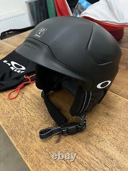 Oakley Matte Black MOD5 MIPS Snowboard Skiing Helmet S