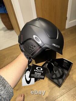 Oakley Matte Black MOD5 MIPS Snowboard Skiing Helmet S