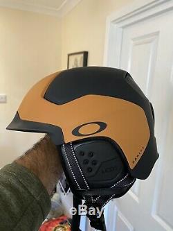 Oakley Mod5 Ski / Snowboard Helmet Brand New In Box Large