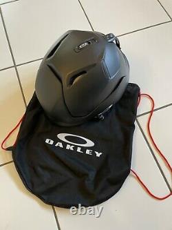 Oakley Mod5 Ski or Snowboard Helmet. Black Large with new Flightdeck goggles