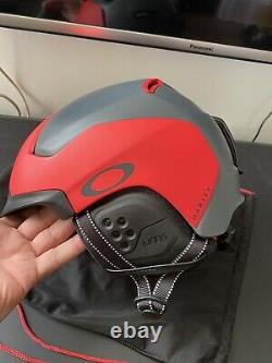 Oakley mod 5 snowboard / ski Helmet, size small 51-55cm