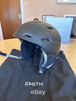 Smith Mission MIPS XL Ski And Snowboard Helmet in Matt Black