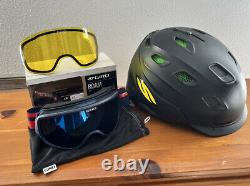Smith Vantage XL Snow Ski Snowboard Helmet with Giro Roam Goggles